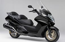 Скутеры Honda Silver Wing поменялись в цвете 