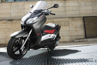 Новый скутер Yamaha Black X-Max 125/250 2009