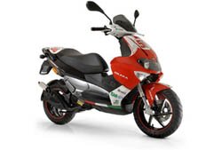 Скутер Gilera Runner в цветах Марко Симончелли