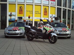 Дорожная полиция Германии пересаживается на макси-скутеры