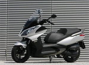 Kymco представляет новые скутеры Downtown