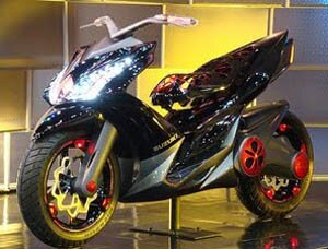 Компания Suzuki представила свой взгляд на скутеры