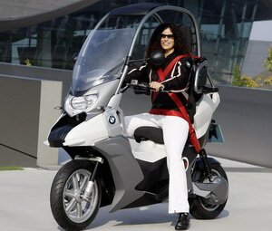 BMW разработал концептуальный электроскутер