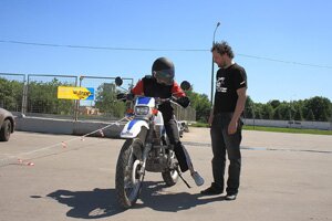 Сдать на права можно на «автомате»