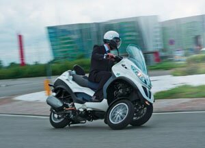 Скутер Piaggio MP3. MP3-гибрид