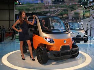 Производитель скутеров Vespa выпустит четырехколесный компакт-кар