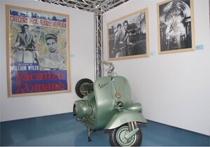 Скутеры Vespa в кино - история