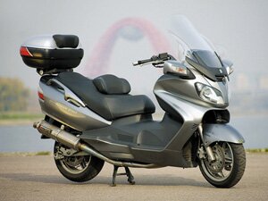 Тест Suzuki Burgman 650 Executive: День на диване