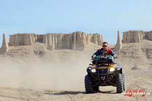 На китайских ATV по китайским пустыням