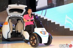 Концепт электроскутера от Geely 