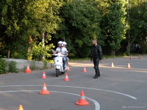 МЦ БДД набирает скутеристов для обучения ПДД и практике вождения
