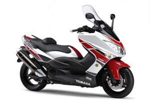 Yamaha T-Max в виде GP-реплики