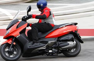 Скутер Kymco Downtown 200i 2012 года