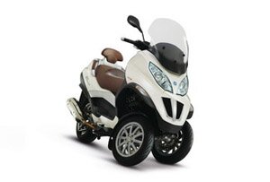 Piaggio представляет новый МР3 – во варианте Touring