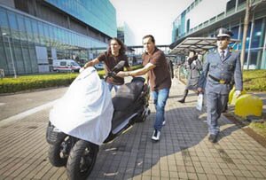 EICMA-2011: Китайский клон Piaggio MP3 был конфискован полицией