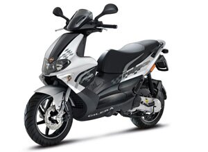 Выпущена новая специальная серия Gilera Runner — модификация White Soul 2012