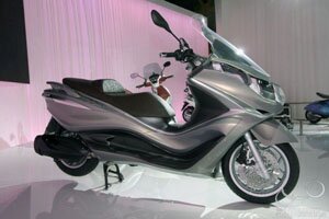Level Up: премиум-максискутер Piaggio обновился до версии X10