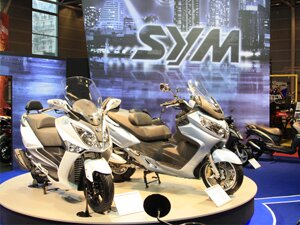 SYM представил в Париже скутерные новинки
