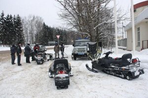 Как получить права на снежный луноход