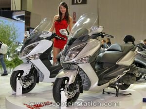 Обновленные максискутеры Sym GTS 125i и 300i: еще привлекательнее, еще спортивнее
