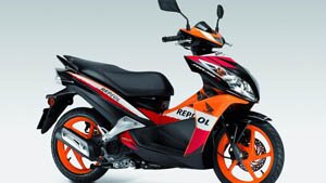 Новинка EICMA-2012: «спортивный» скутер Honda NSC50R 2013 модельного года