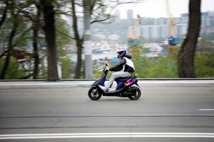 Скутерам определили права