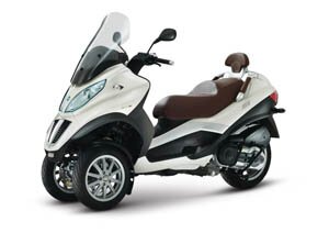 Обновленный Piaggio MP3 LT 2013 года