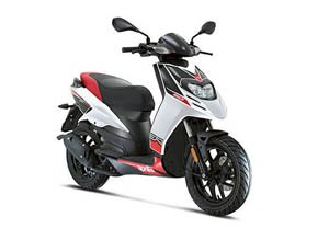 Новый скутер 2014 модельного года Aprilia SR Motard 50 уже поступил к американским дилерам